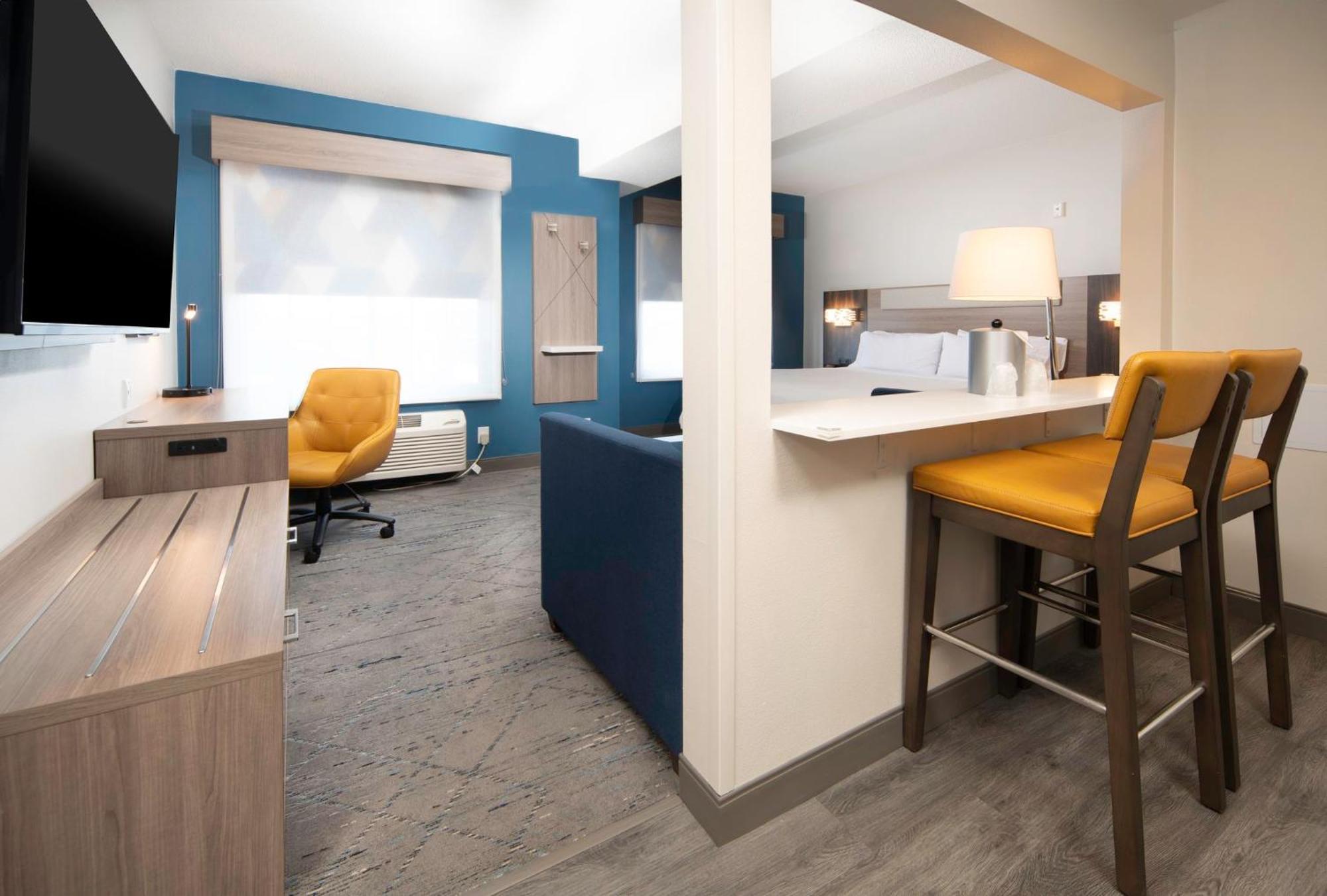 Holiday Inn Express & Suites Indianapolis - East By Ihg Exterior photo