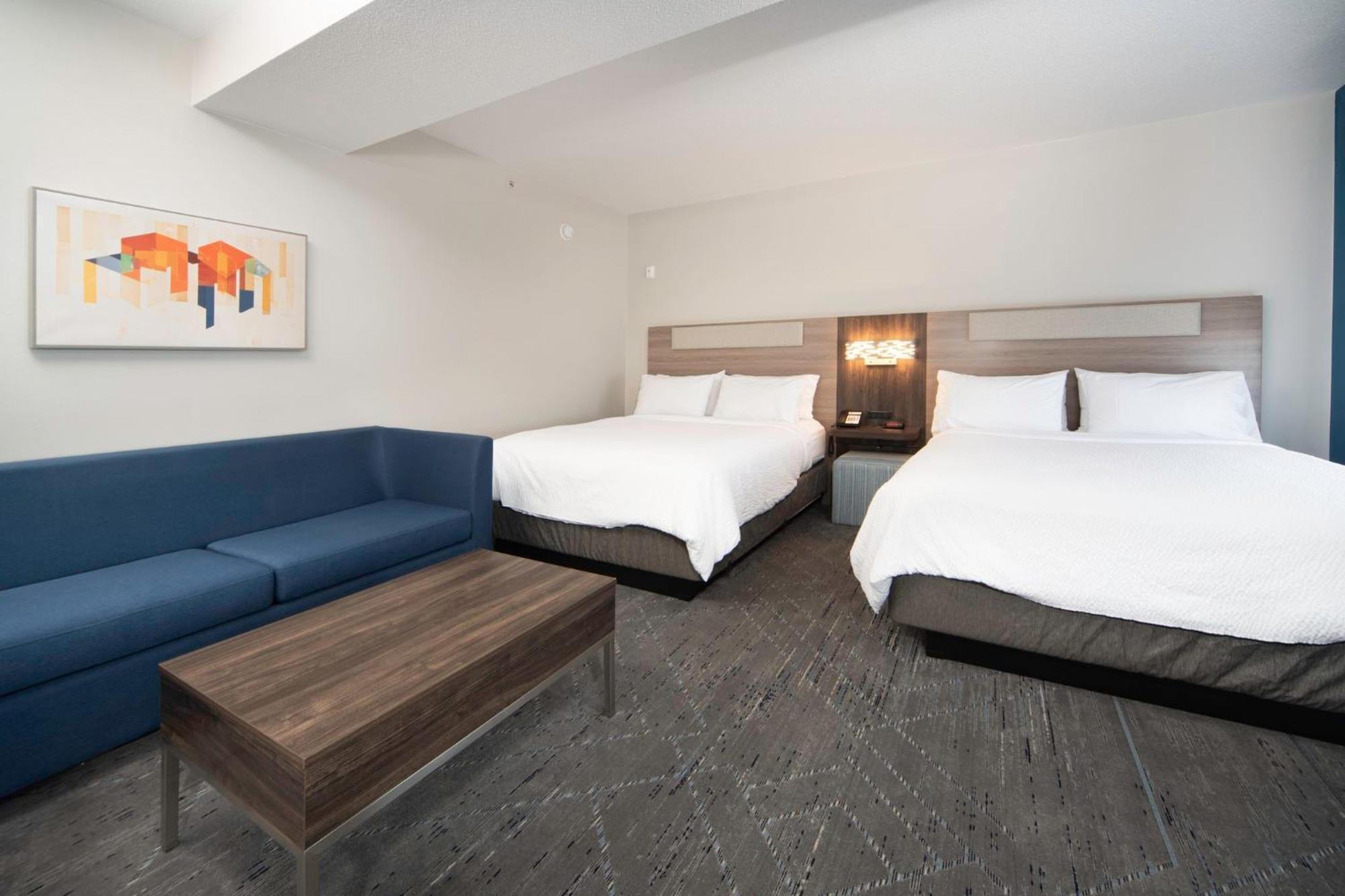 Holiday Inn Express & Suites Indianapolis - East By Ihg Exterior photo