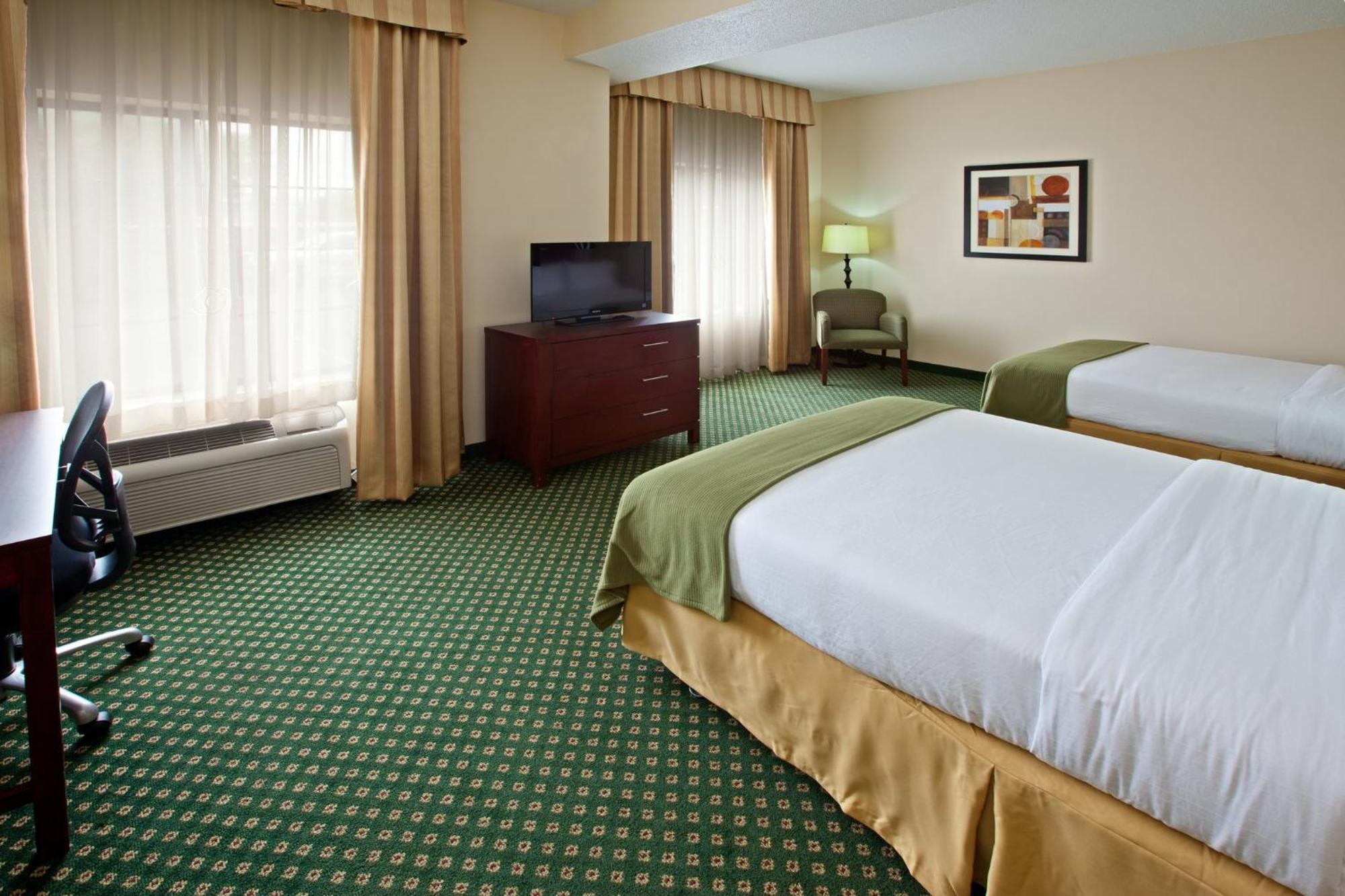 Holiday Inn Express & Suites Indianapolis - East By Ihg Exterior photo